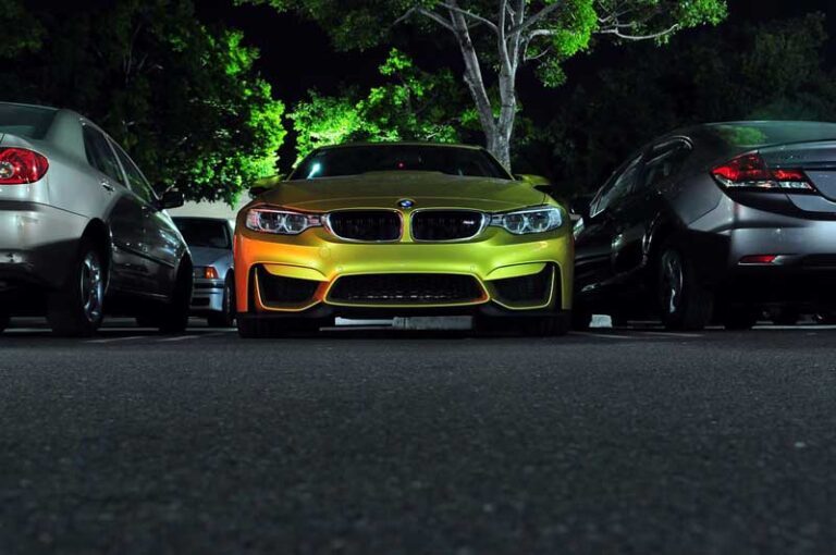 2017 Ford Raptor Dominates an Off-Road Trail